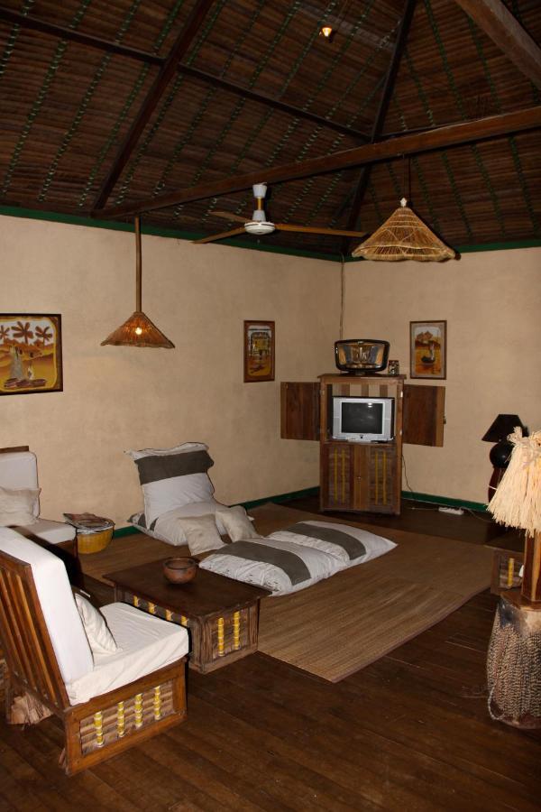 Les Bungalows D'Ambonara Hell-Ville Quarto foto